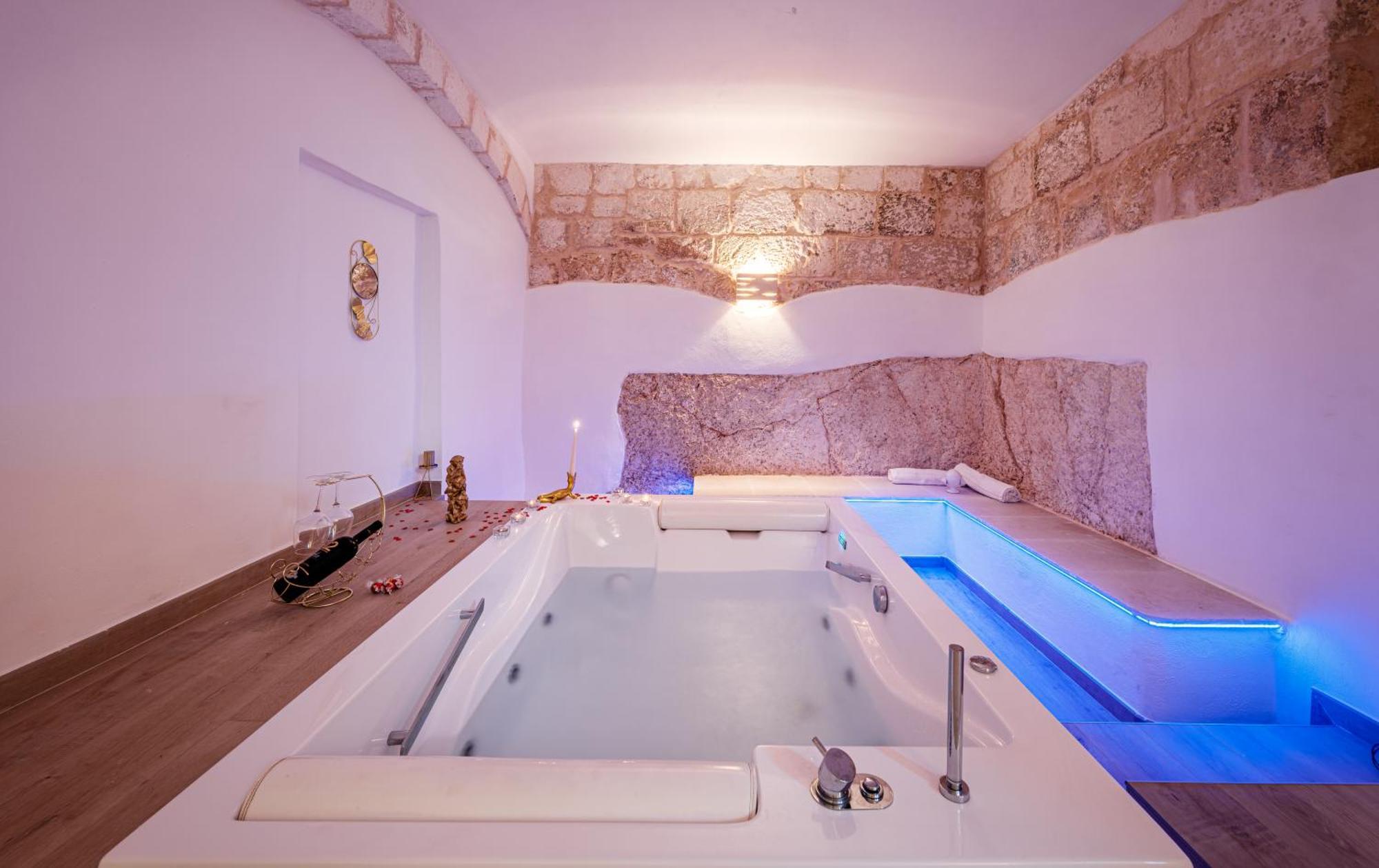 Il Pumo Bianco Ostuni Suite Bagian luar foto